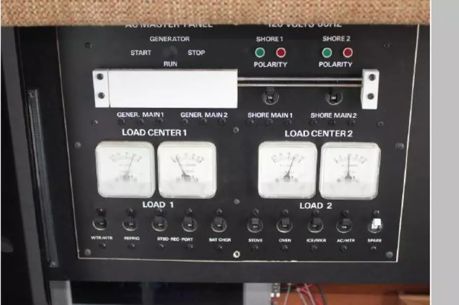 1987 Cruisers 3380 Chateau Vee