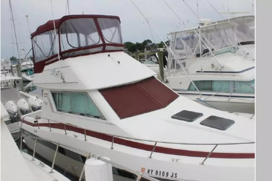 1987 Cruisers 3380 Chateau Vee