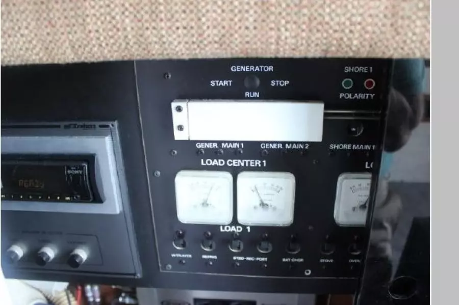 1987 Cruisers 3380 Chateau Vee