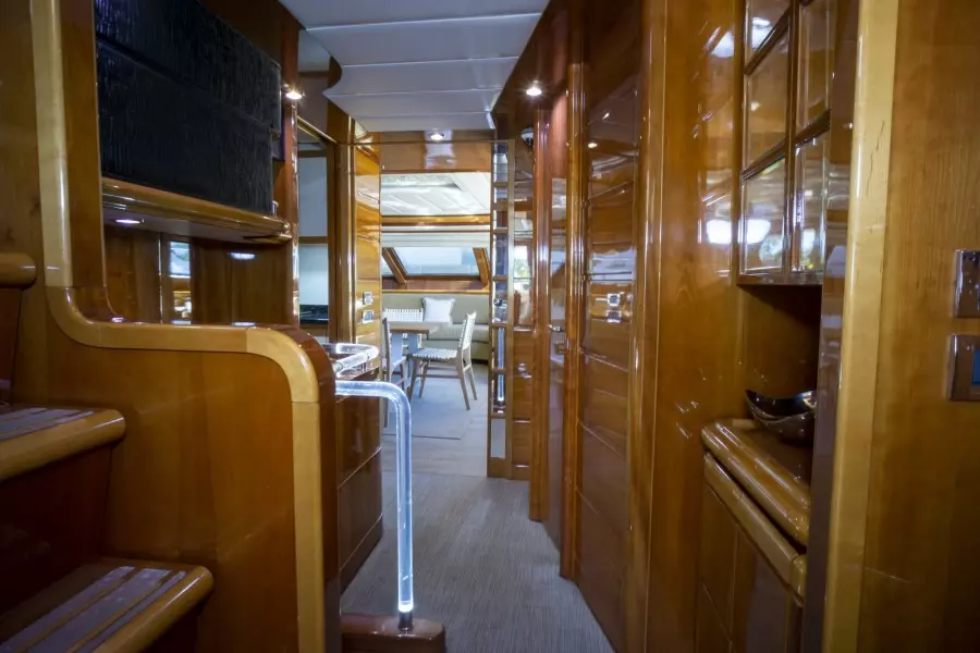 2000 Ferretti Yachts Custom Line 94