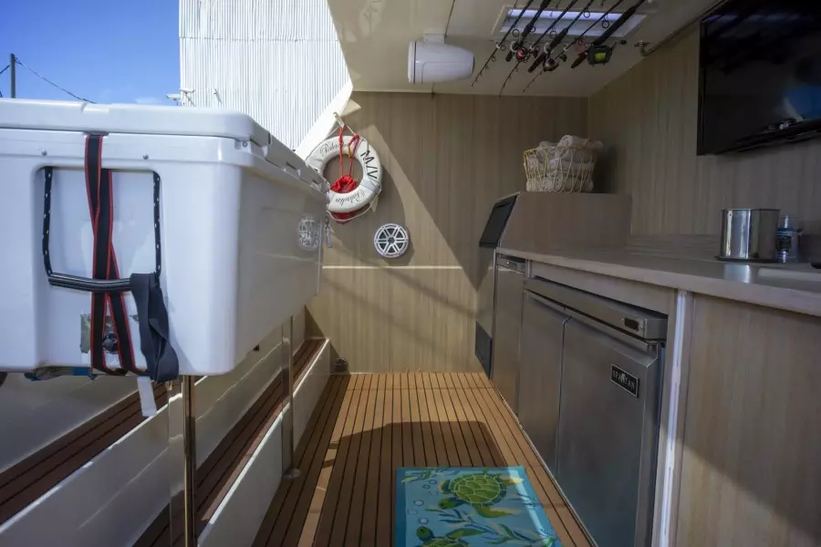 2000 Ferretti Yachts Custom Line 94