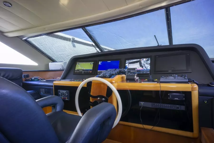 2000 Ferretti Yachts Custom Line 94
