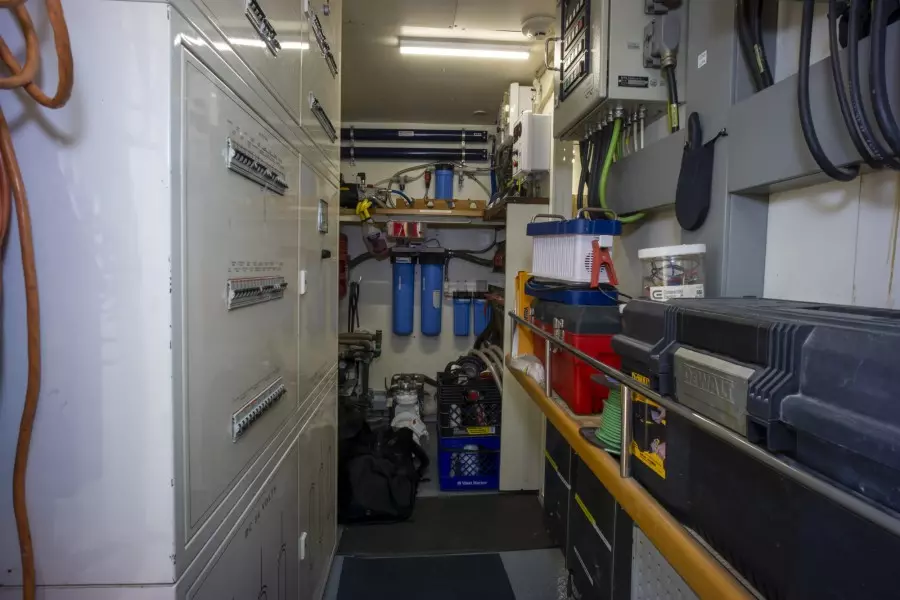 2000 Ferretti Yachts Custom Line 94