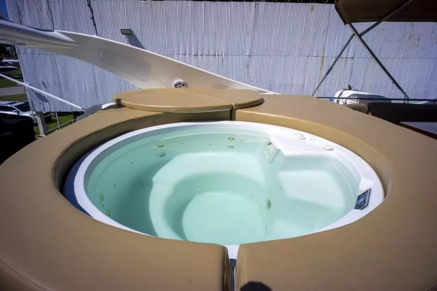 2000 Ferretti Yachts Custom Line 94