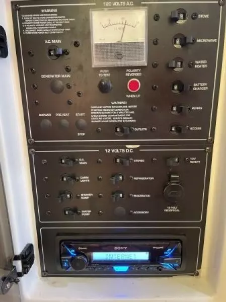 2001 Monterey 262 Cruiser