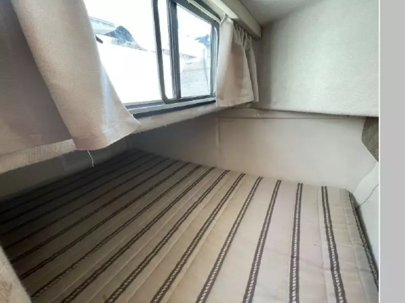 2001 Monterey 262 Cruiser