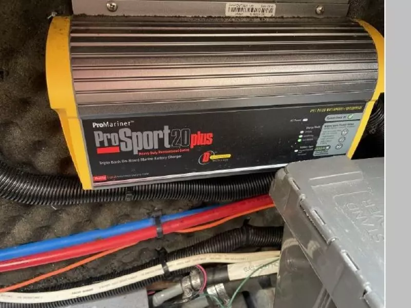 2001 Monterey 262 Cruiser