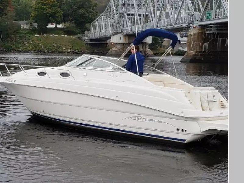 2001 Monterey 262 Cruiser