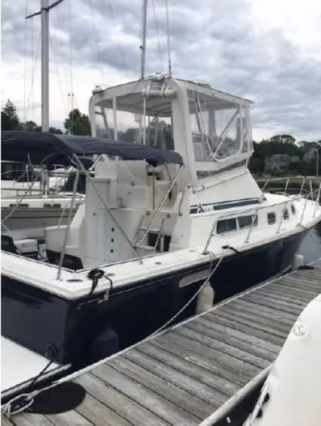 2002 Albin 32 + 2 Command Bridge