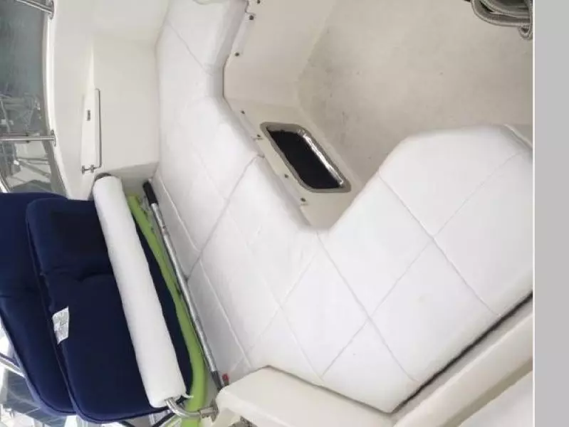 2002 Albin 32 + 2 Command Bridge