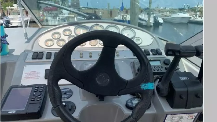 2006 Cruisers Yachts 280 CXi Express