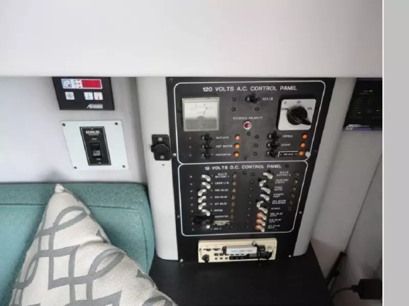 1989 Luhrs Convertible