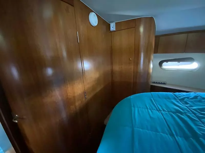 2000 Tiara Yachts 5200 Express