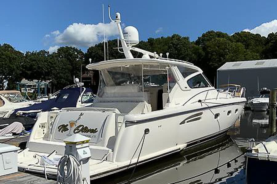 2000 Tiara Yachts 5200 Express
