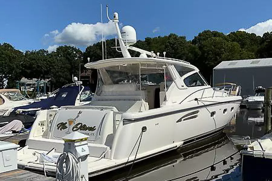 2000 Tiara Yachts 5200 Express