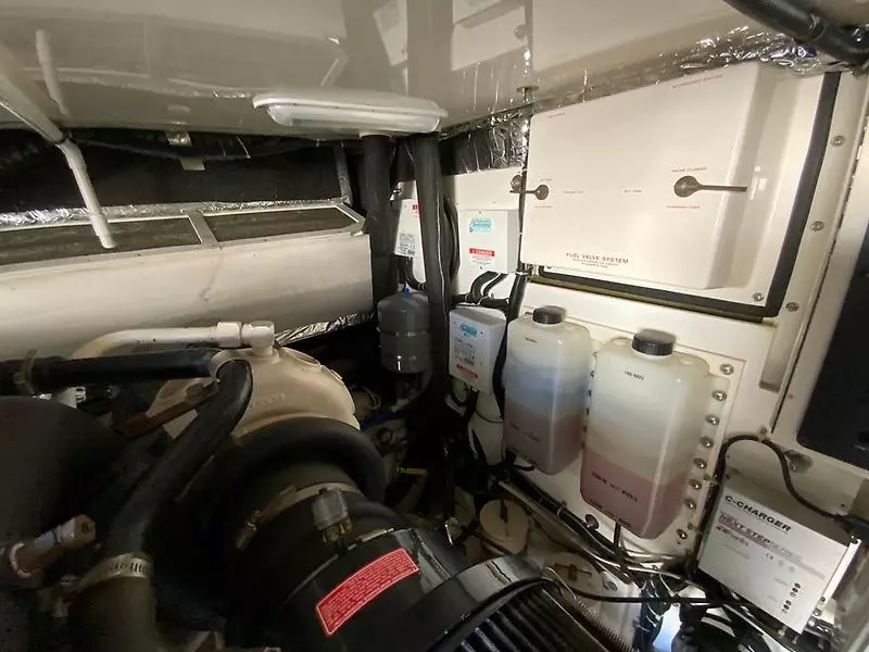 2000 Tiara Yachts 5200 Express