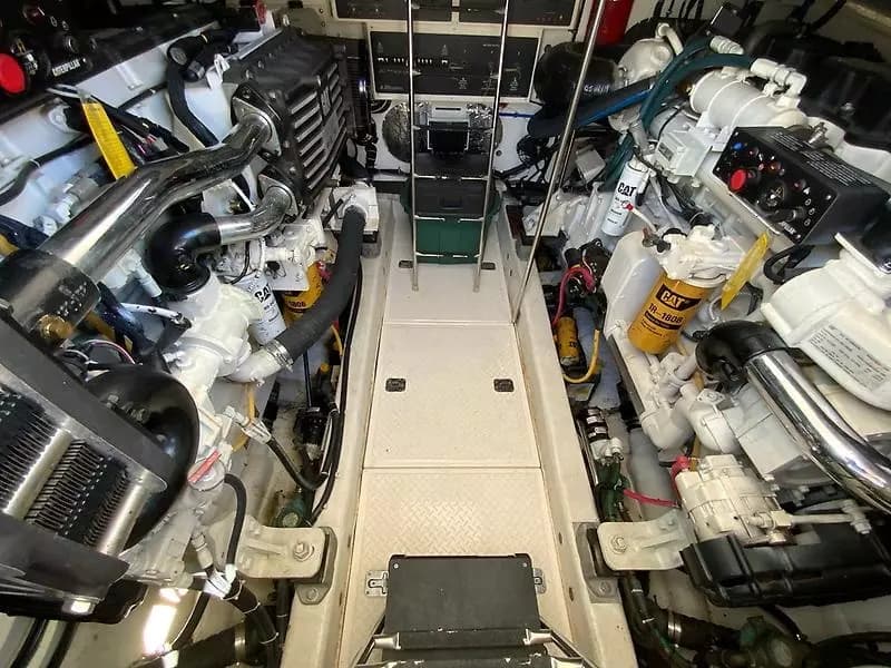 2000 Tiara Yachts 5200 Express