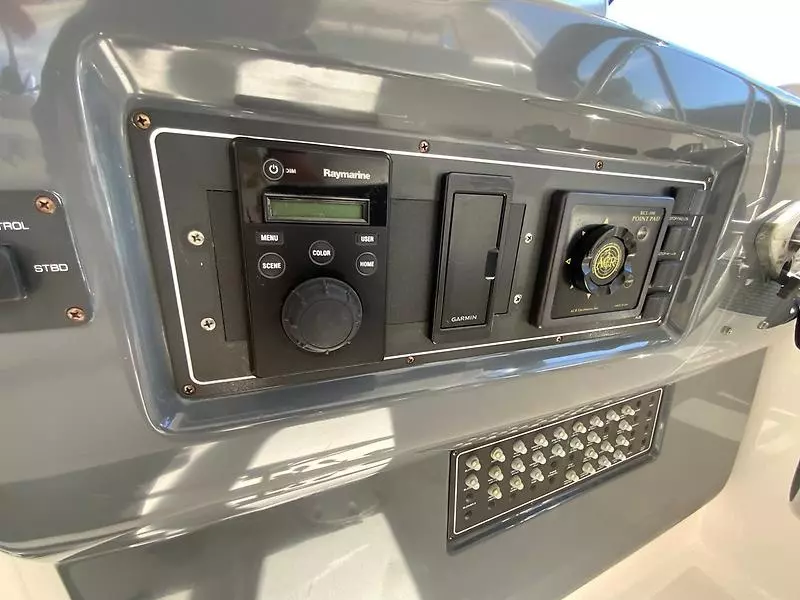 2000 Tiara Yachts 5200 Express