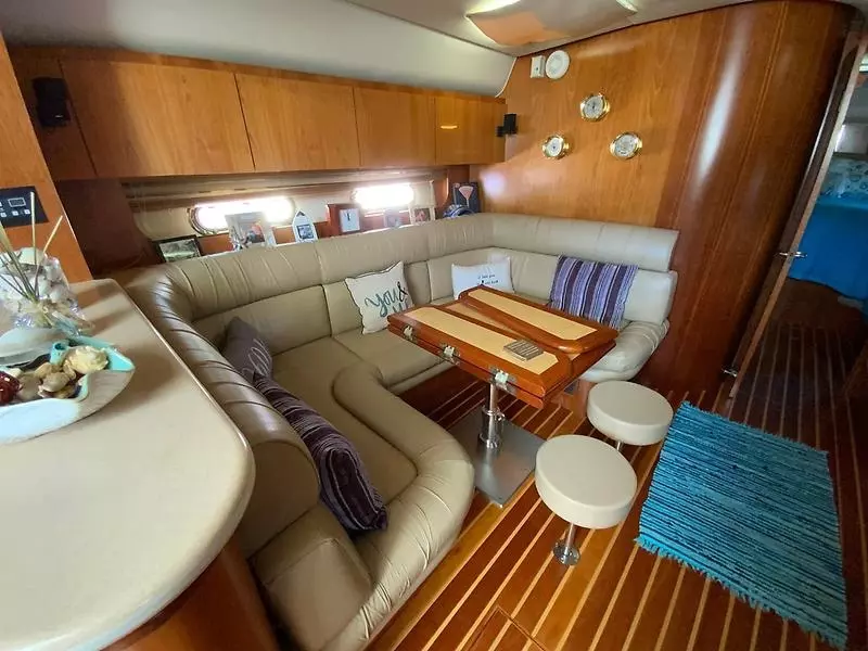 2000 Tiara Yachts 5200 Express