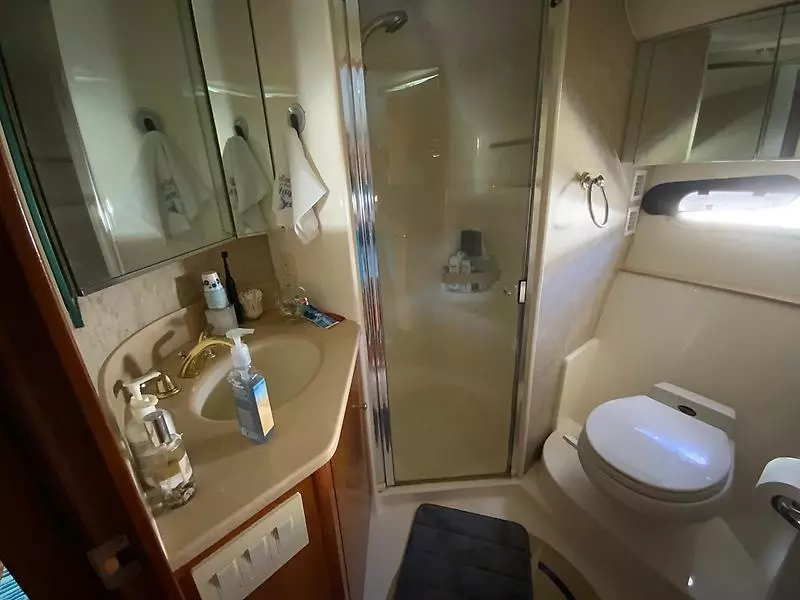 2000 Tiara Yachts 5200 Express