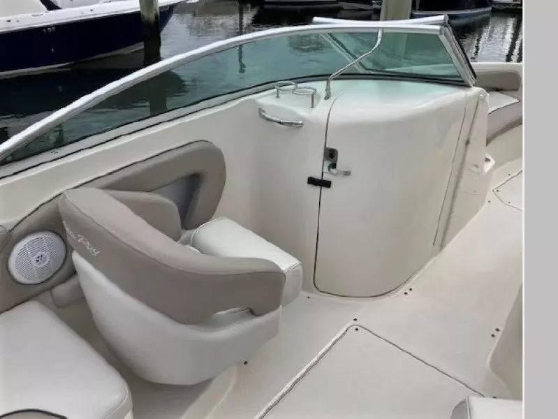 2004 Sea Ray 240 Sundeck