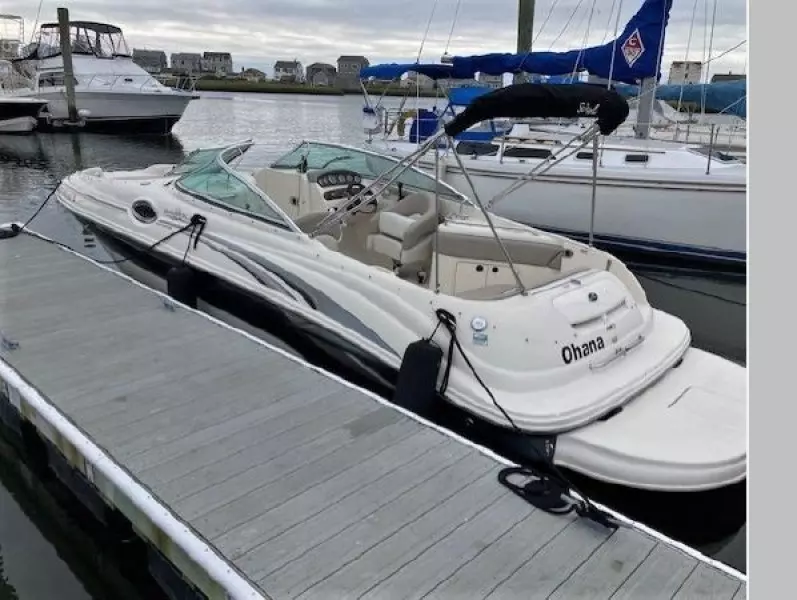 2004 Sea Ray 240 Sundeck