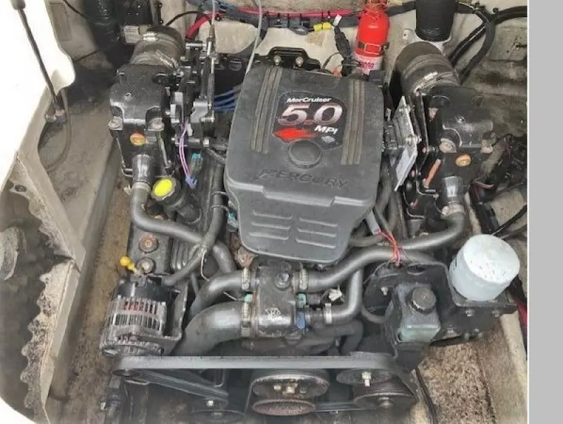 2004 Sea Ray 240 Sundeck