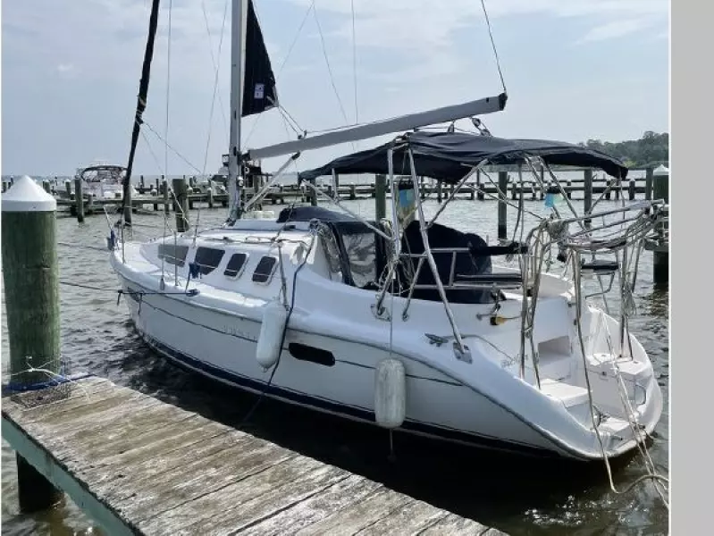 2001 Hunter Sloop