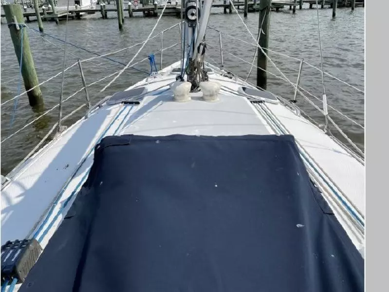 2001 Hunter Sloop