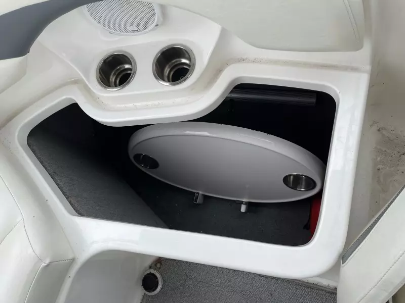 2005 Chaparral 236 Sunesta