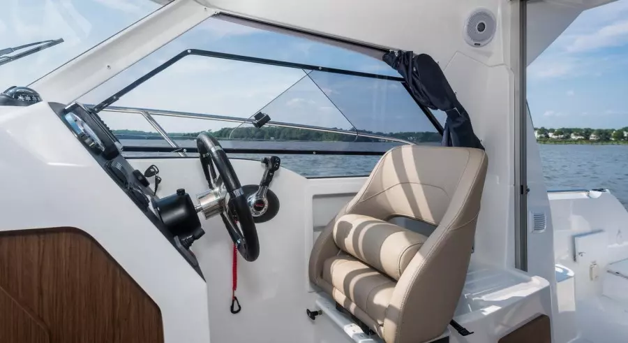 2026 Beneteau Antares 7