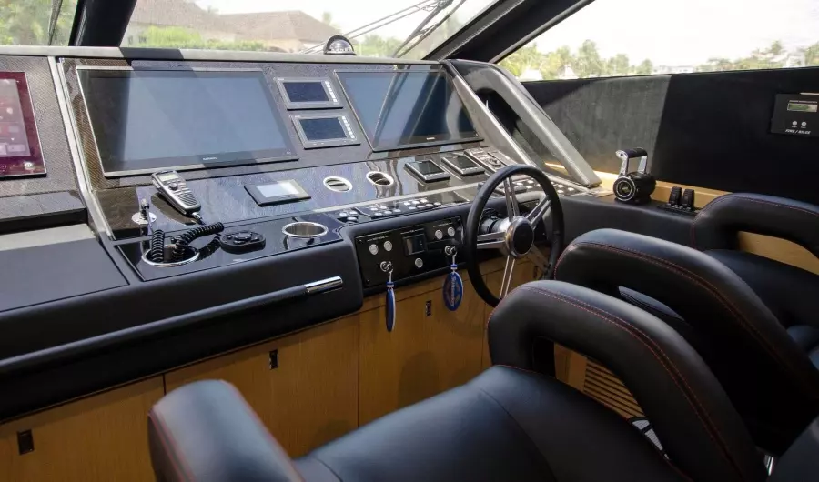 2018 Sunseeker 75 Yacht