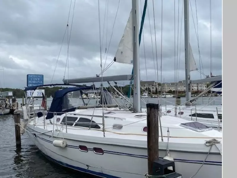 2004 Catalina 387