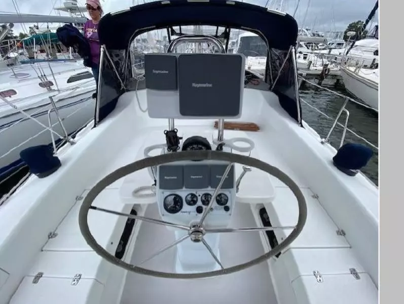2004 Catalina 387