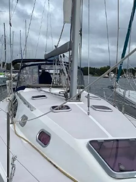 2004 Catalina 387