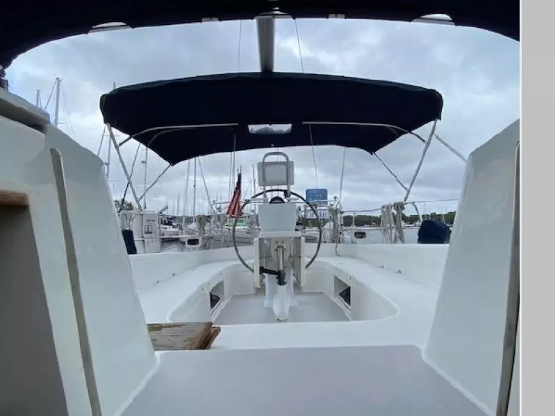 2004 Catalina 387