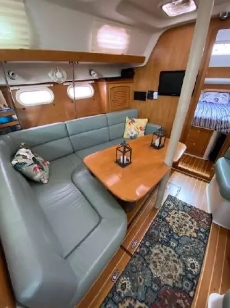 2004 Catalina 387