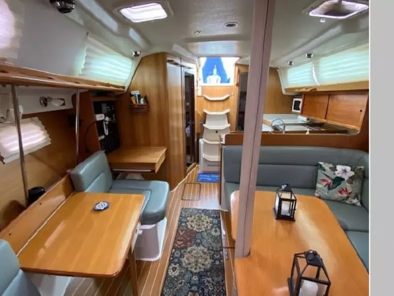 2004 Catalina 387