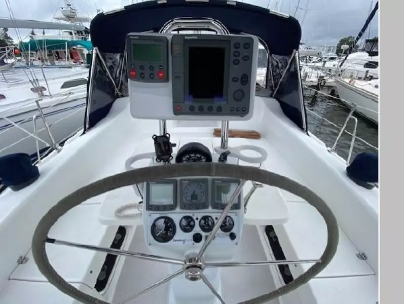 2004 Catalina 387