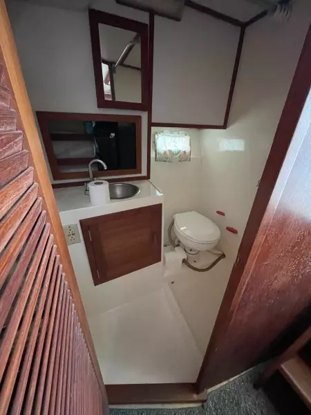 1985 Topaz 29 Sportfish