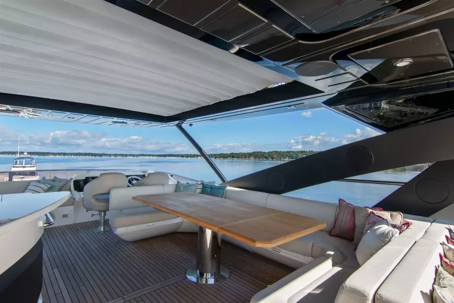 2019 Sunseeker 86 Yacht