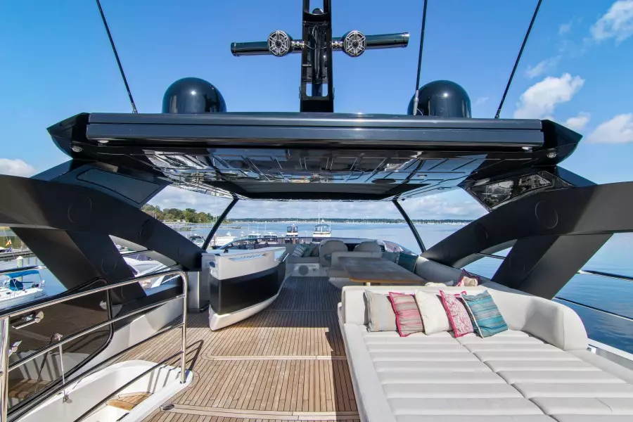 2019 Sunseeker 86 Yacht