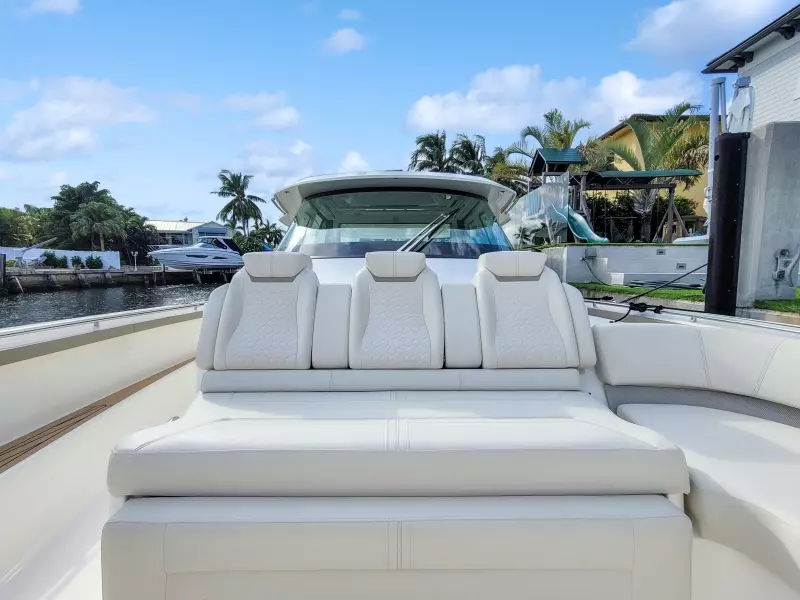 2022 Tiara Yachts 