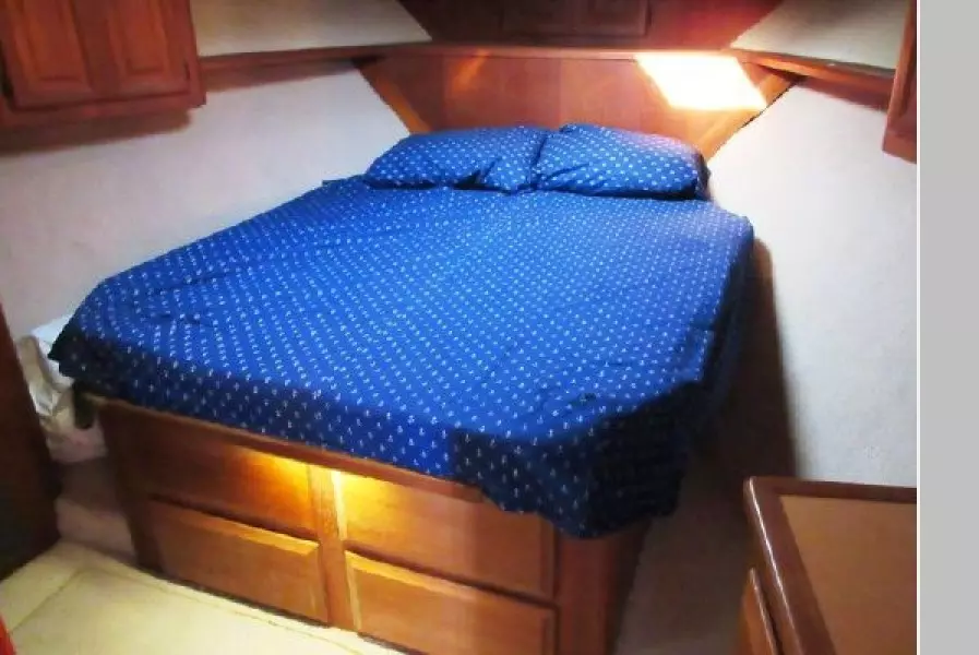 1987 Viking 48 Convertible