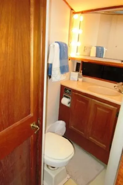 1987 Viking 48 Convertible