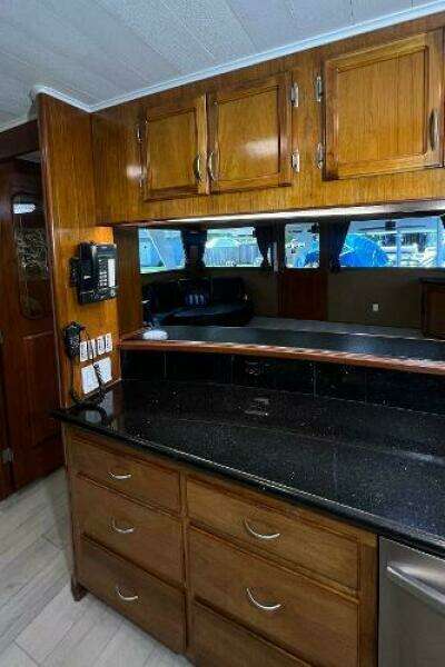 1983 Knight & Carver Custom Trideck