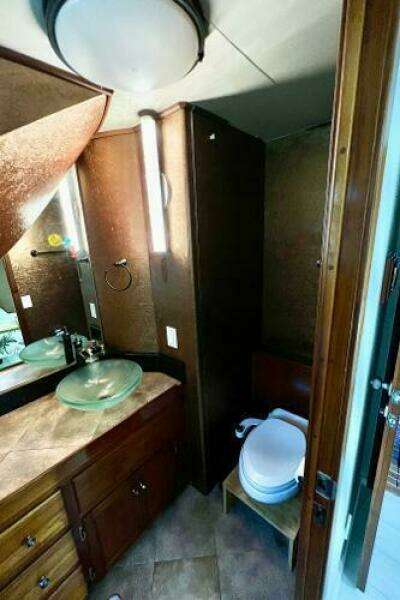 1983 Knight & Carver Custom Trideck