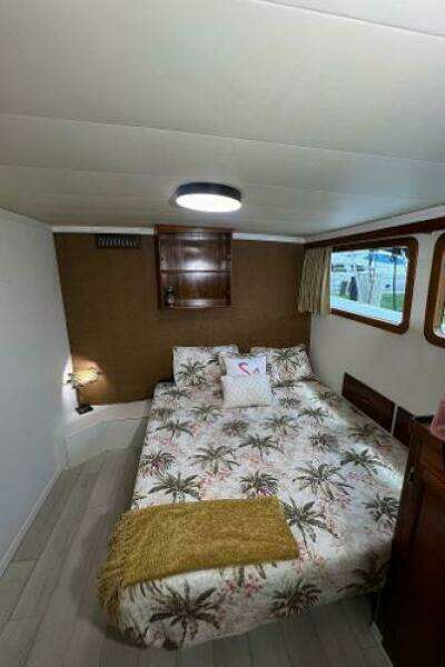 1983 Knight & Carver Custom Trideck