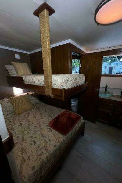 1983 Knight & Carver Custom Trideck