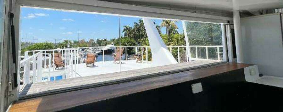 1983 Knight & Carver Custom Trideck